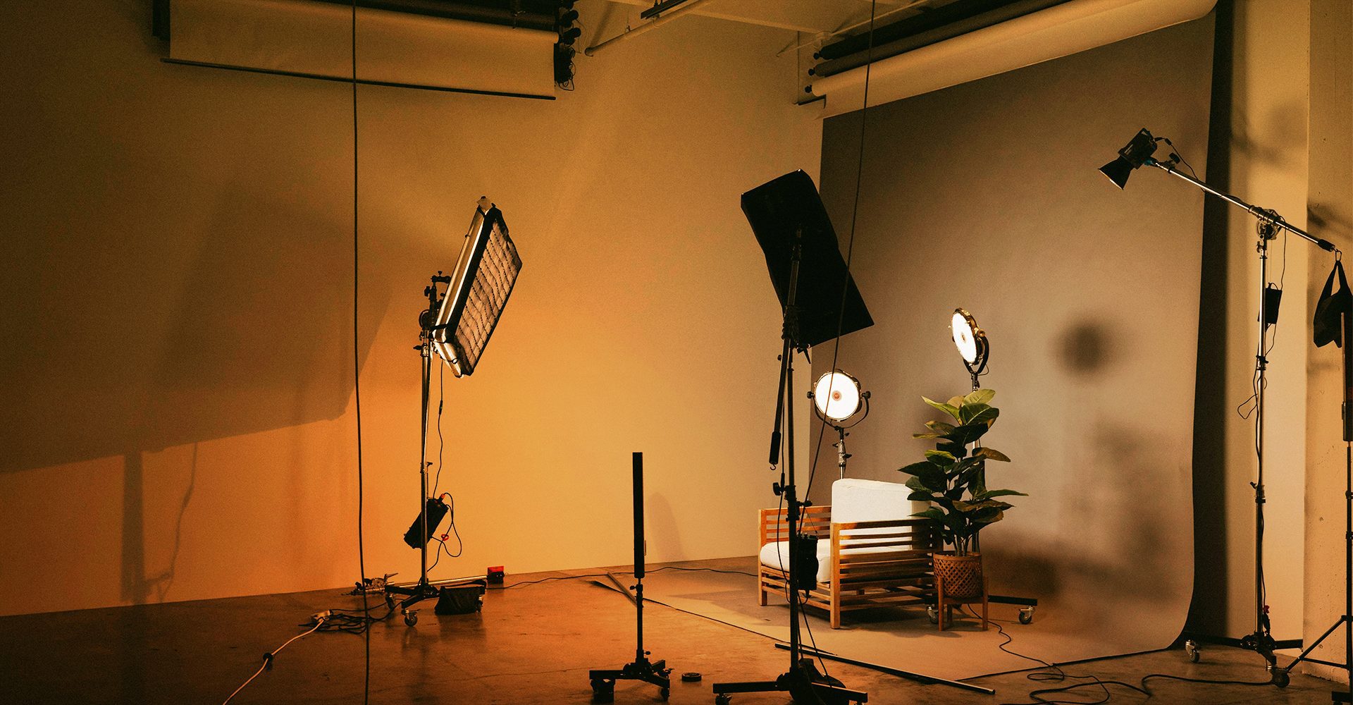 About us - Studio Base